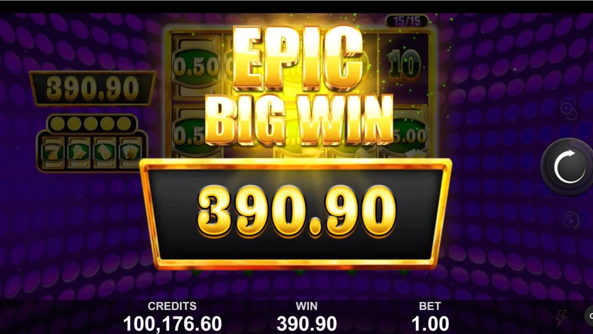 Cash Spree Gold slot interface na may mga gintong simbolo at makinang na disenyo